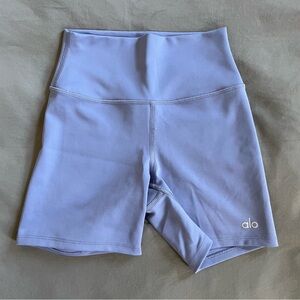 Alo Yoga 5” Airlift Energy Shorts